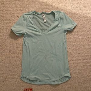 BARELY WORN lululemon short sleeve shirt!!!!
